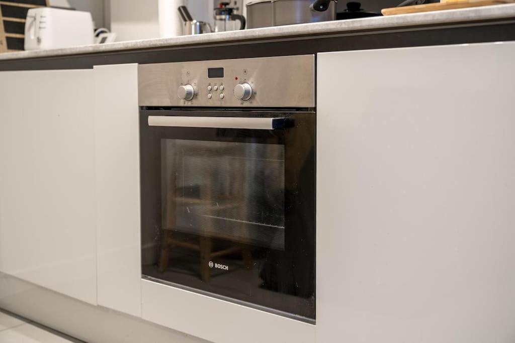 New 3Bed Stylish Apartment With Amazing Transport Londen Buitenkant foto